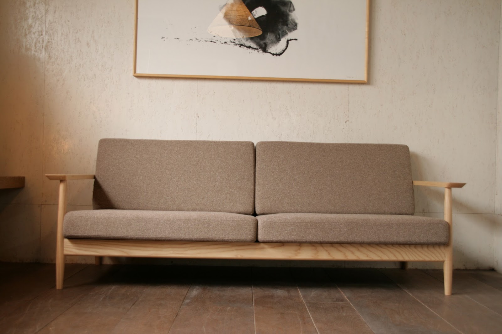 札幌のオーダーメイドの澪工房の本革ソファーです。座り心地満点の高級品です。 札幌のオーダーメイドの澪工房の本革ソファーです。座り心地満点の高級