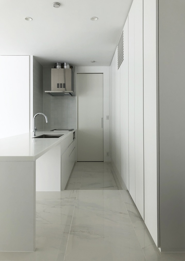 白いキッチンの写真撮影 澪工房 Mio Kobo 札幌でオーダー家具 インテリアの設計 製造